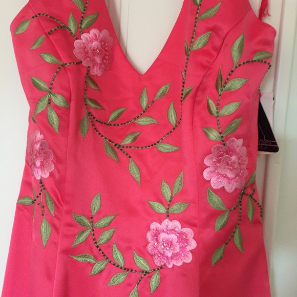 Vintage City Triangles Embellished Gown - Picture 3 of 15